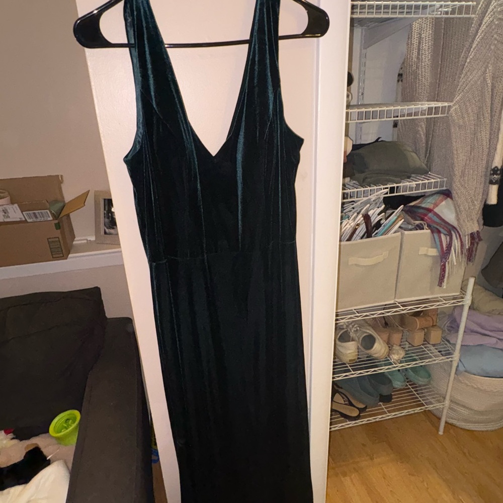 Revelry Dakota Velvet Dress in Classic Emerald